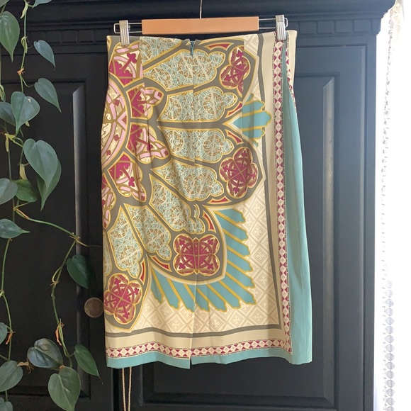 Nicole Miller silk pencil skirt - Picture 2 of 9